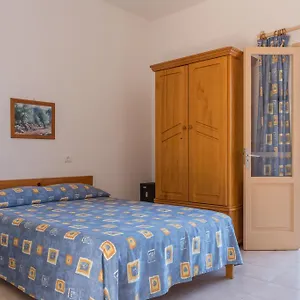 2* Maison d'hôtes Mayans